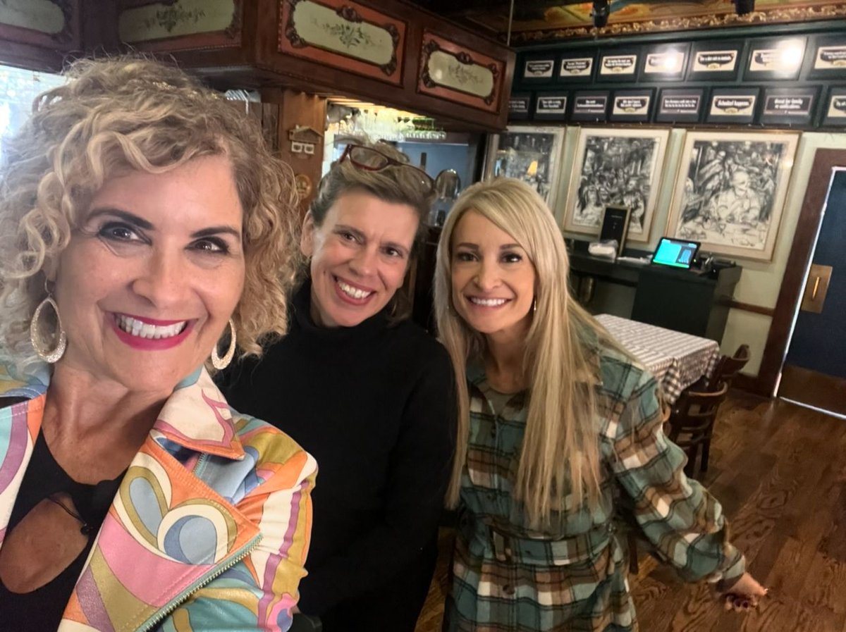 JodiLivon's tweet image. Step inside one of Minneapolis’s most legendary restaurants, The Black Forest Inn where the schnitzel is sizzling, the beer is flowing, and some guests never left! youtu.be/_jZrPokPmRY #haunted #twincitieslive #kristinhaubrich