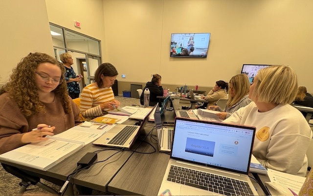 ZumFlintHill's tweet photo. What do our teachers do on PD Day? Our Firebird teachers collaborate, learn, and deep dive into our ELA resources to strengthen instruction and provide high-level learning experiences for all students! ๐ช๐ #FirebirdPride #LifelongLearners https://t.co/WCpDbLfcFm