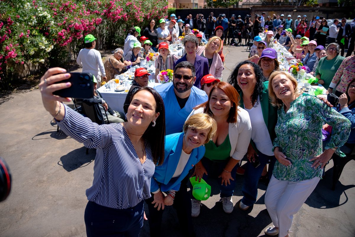 evelynmatthei's tweet image. La PGU es una gran política pública del Presidente Piñera, que llegó para quedarse y ser una gran ayuda para nuestros adultos mayores.

Vamos a protegerla y:
✅Subiremos a $300 mil el apoyo a quienes más lo necesitan.
✅Triplicaremos el monto para las cuidadoras.

Agradezco a…