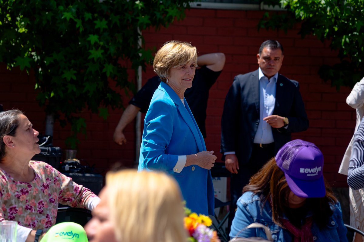 evelynmatthei's tweet image. La PGU es una gran política pública del Presidente Piñera, que llegó para quedarse y ser una gran ayuda para nuestros adultos mayores.

Vamos a protegerla y:
✅Subiremos a $300 mil el apoyo a quienes más lo necesitan.
✅Triplicaremos el monto para las cuidadoras.

Agradezco a…