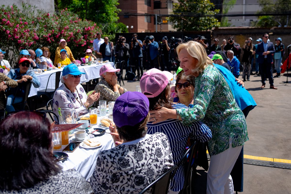 evelynmatthei's tweet image. La PGU es una gran política pública del Presidente Piñera, que llegó para quedarse y ser una gran ayuda para nuestros adultos mayores.

Vamos a protegerla y:
✅Subiremos a $300 mil el apoyo a quienes más lo necesitan.
✅Triplicaremos el monto para las cuidadoras.

Agradezco a…
