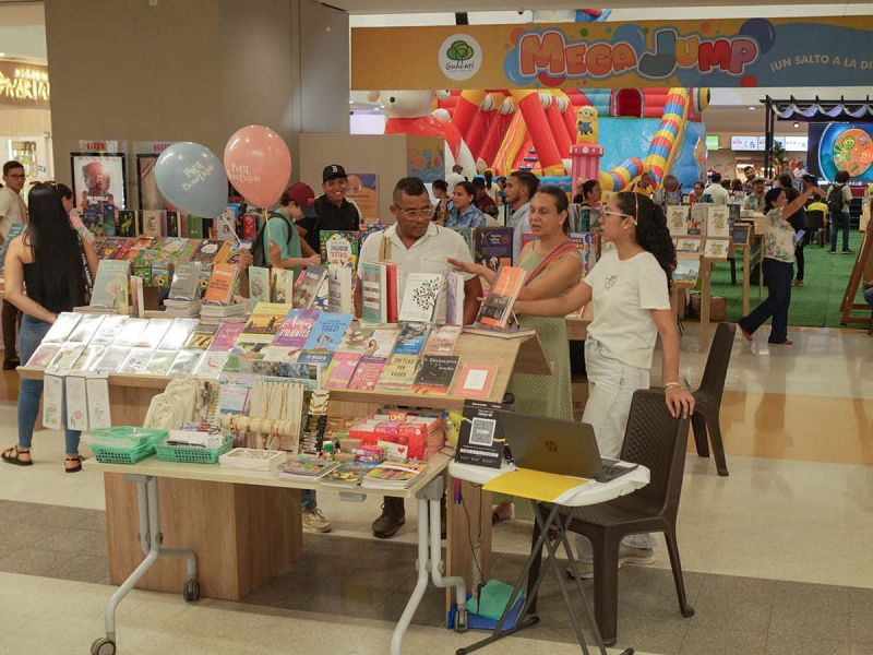 UniCecar's tweet photo. En el marco de la IV Feria del Libro de Sucre, Editorial CECAR reafirmó su compromiso con la promoción del pensamiento crítico, la producción académica y la cultura regional, al participar con agenda de presentaciones y conversatorios. 📚

La nota: https://t.co/OwWw92g2pW https://t.co/gVxp5EPLtw