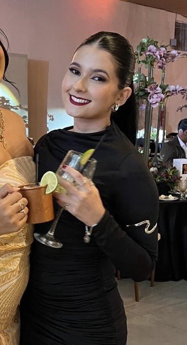 _neloisa's tweet photo. Minha mãe dizendo que nessa foto tô parecendo a Ana Castela 🤔 https://t.co/LA3FVdyvge