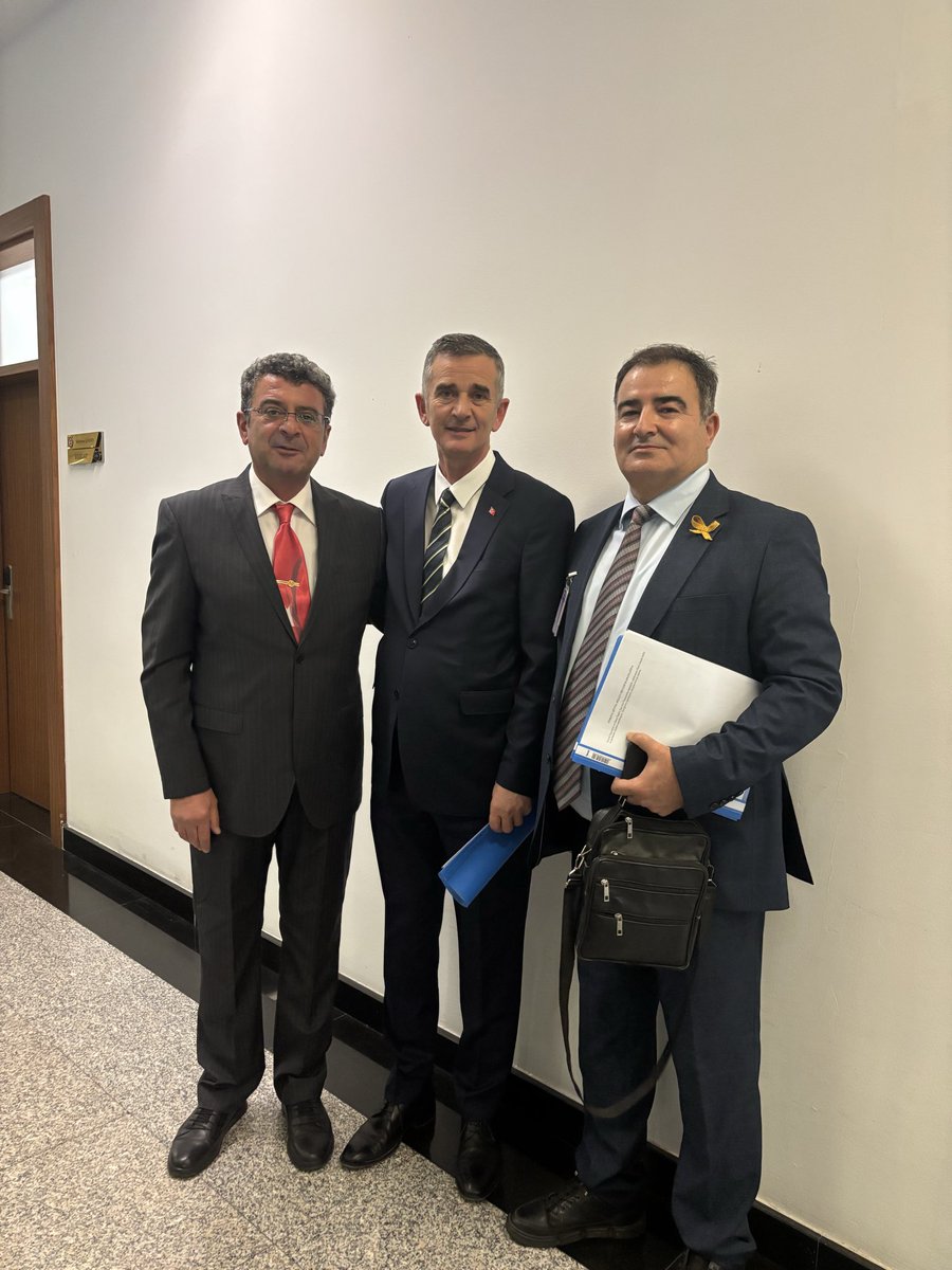 Memur Emeklileri ve Astsubay Camiamızın Sorunlarının TBMM Gündemine Taşınması Amacıyla Yapılan Görüşmeler Hakkında Bilgilendirme;
Değerli MEM-DER Üyelerimiz,
Saygıdeğer Kamuoyu, 
Memur Emeklileri Derneği (MEM-DER) olarak, uzun süredir memur emeklilerimizin ve astsubay camiamızın