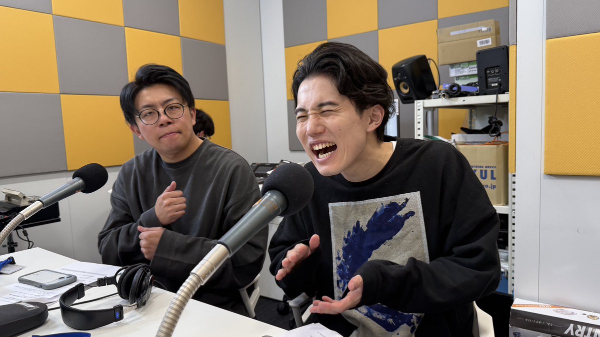 gacchanko1008's tweet image. #火曜がっちゃんこ ！！！
祝ナイチン写真集発売📕
黒髪に戻ったなかるてぃん、
本当に向いている職業を提案される🍞

#がっちゃんこ #ABCラジオ
#ナイチンゲールダンス  #そいそ〜す
radiko.jp/share/?sid=ABC…