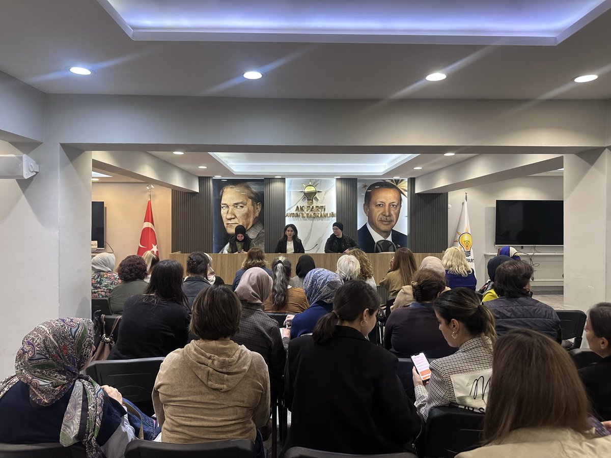 📍 Ak Parti Aydın İl Başkanlığı 

Ak Parti Kadın Kolları İl Başkanımız Sn. Şahika Edremit Başkanlığında haftalık olağan yönetim kurulu toplantımızı gerçekleştirdik.
Birlik ve beraberlik içinde , teşkilatımızın gücüyle yolumuza kararlılıkla devam ediyoruz.💪🇹🇷
#AkPartiKadınKolları