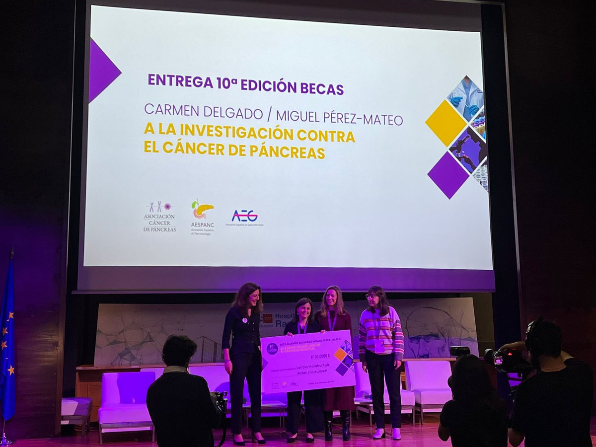 OGIPclinic's tweet image. Las doctoras @MoreiraR_Leti y @evaqueroraya han participado en la 10ª edición de las #BecasCarmenDelgadoMiguelPérezMateo, presentando proyectos de investigación en #CáncerDePáncreas

❗️#PREVENPANC ha sido becado!

Gracias a las asociaciones por su apoyo a la investigación!