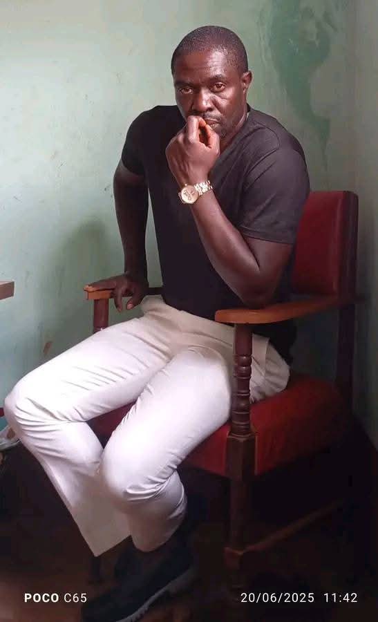 UPDATE 

Notre ami politique, Ludovie Daga, est en ce moment détenu au SED. 
Me Emmanuel Simh a pu s’entretenir avec lui.

#FreeCameroon