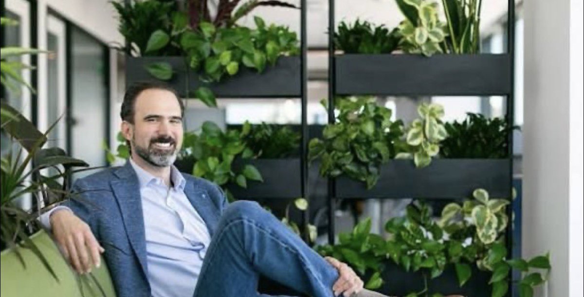 Wowwww <a href="/deel/">deel</a> just named <a href="/thejoekauffman/">Joe Kauffman</a> president &amp; CFO. You might not know him: he scaled Credit Karma from about $100M to $2.3B+ in revenue (~20×), led two initial public offerings, and says he’s aiming for a third. Excited for Deel. This guy is a beast 👊

For context on Deel: