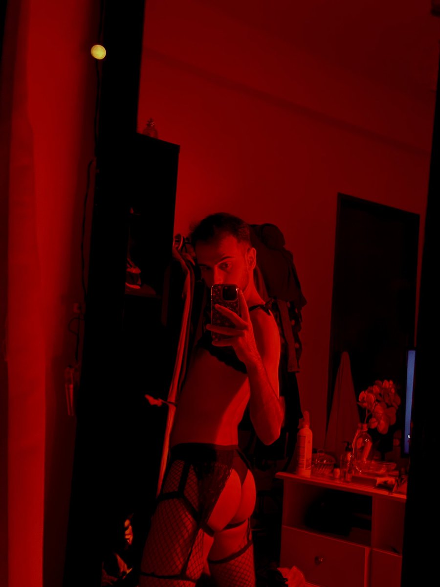 callmeversX's tweet photo. Hey stranger ❤️ https://t.co/NncBUswMgB
