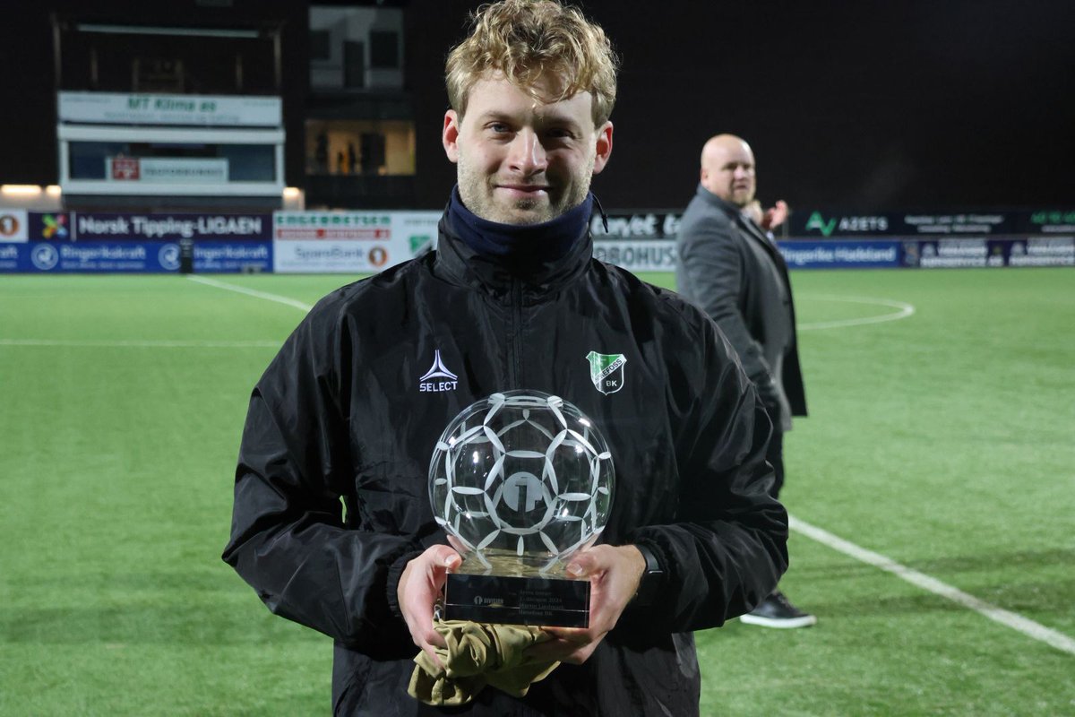 HonefossBK's tweet image. honefossbk.no/a-lag-kvinner/…
Etter fem flotte år i Hønefoss Ballklubb (HBK) takker Martin Lindmark for seg som hovedtrener for klubbens Toppserielag for kvinner. 
#pressemelding #VierHBK