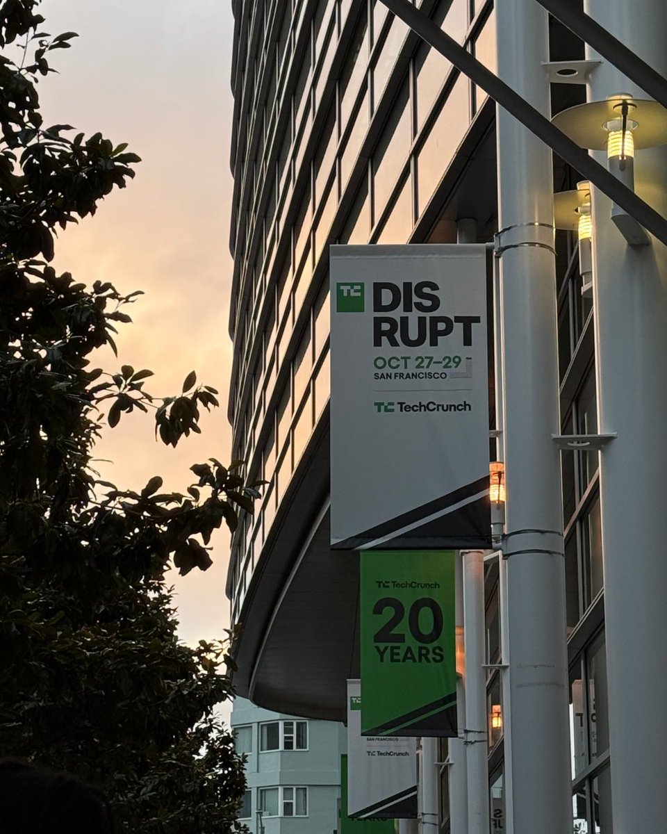 transformsai's tweet image. Huge thanks to Michael J. Schick and Isabelle Johannessen for their guidance and support throughout the event, and to everyone who stopped by to see what we’re building!

This week was just the beginning 💫

#Innovation #TechCrunchDisrupt #Startup