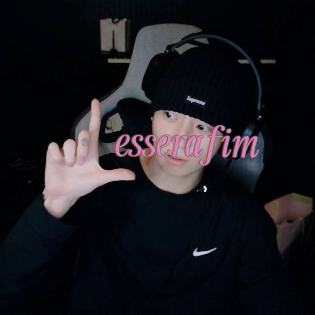 lesserafim lyrics tweet media