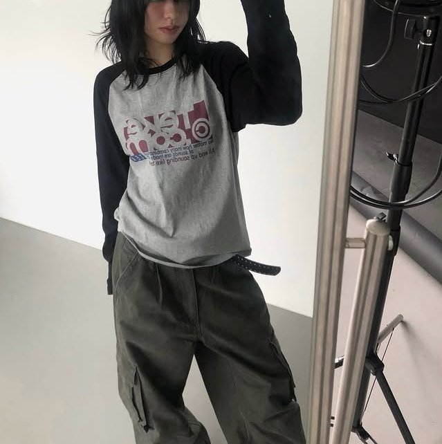 blueinDaugust's tweet photo. long-sleeved T-shirt
https://t.co/iVDvkqBNks

Cargo pants
https://t.co/z6i7NLg0Bh

Belt
https://t.co/UvulMza4W3 https://t.co/yVjSEDAkoX