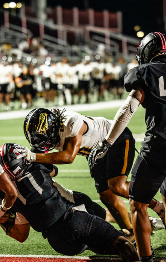 True freshman TE ‼️
6’1 230
Regular Season highlights 

hudl.com/v/2T8kmW
9-0
#3 in the country 
<a href="/BradyDavis10/">Brady Davis</a> <a href="/CoachJacobsonTJ/">Coach Tanner Jacobson</a> <a href="/CoachTLouis/">Terrence Louis</a> <a href="/DavidJohnsonQB/">David Johnnson</a> <a href="/CoachSultz/">Alex Sultz</a>