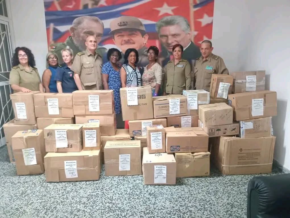 🇨🇺El Hospital Militar Central "Luis Díaz Soto" se viste de empatía y amor, recolectando donaciones para tender una mano amiga a nuestros hermanos del Oriente cubano. 
#UnidosXCuba