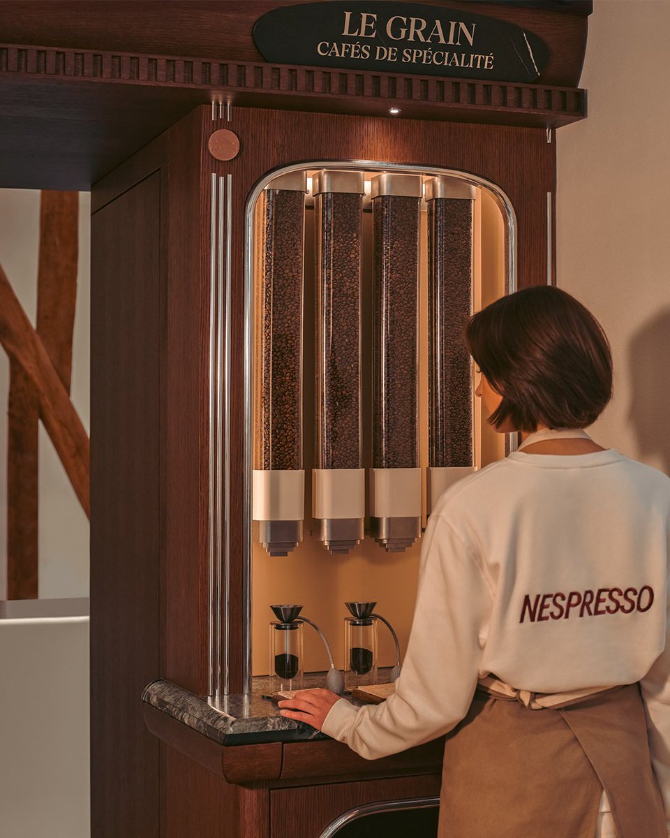 Il y a un an, nous évoquions en comité de direction cette idée ambitieuse : lancer un coffee concept-store en plein cœur du Marais à Paris. Aujourd’hui, Maison Nespresso, première mondiale pour la France, incarne notre art du café, notre sens du détail et notre quête