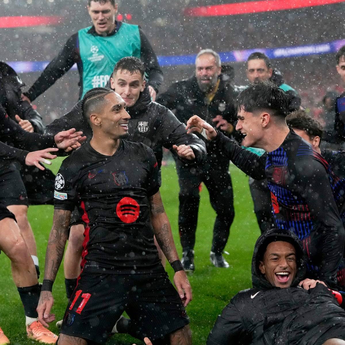 🚨🎙️| Raphinha: "I'd like my name to be remembered not just for what I did with the ball, but for the person I was, for my character, my love for the game, and the inspiration I left for generations. I want the kids from the "favelas" and other humble places to look and say: "If