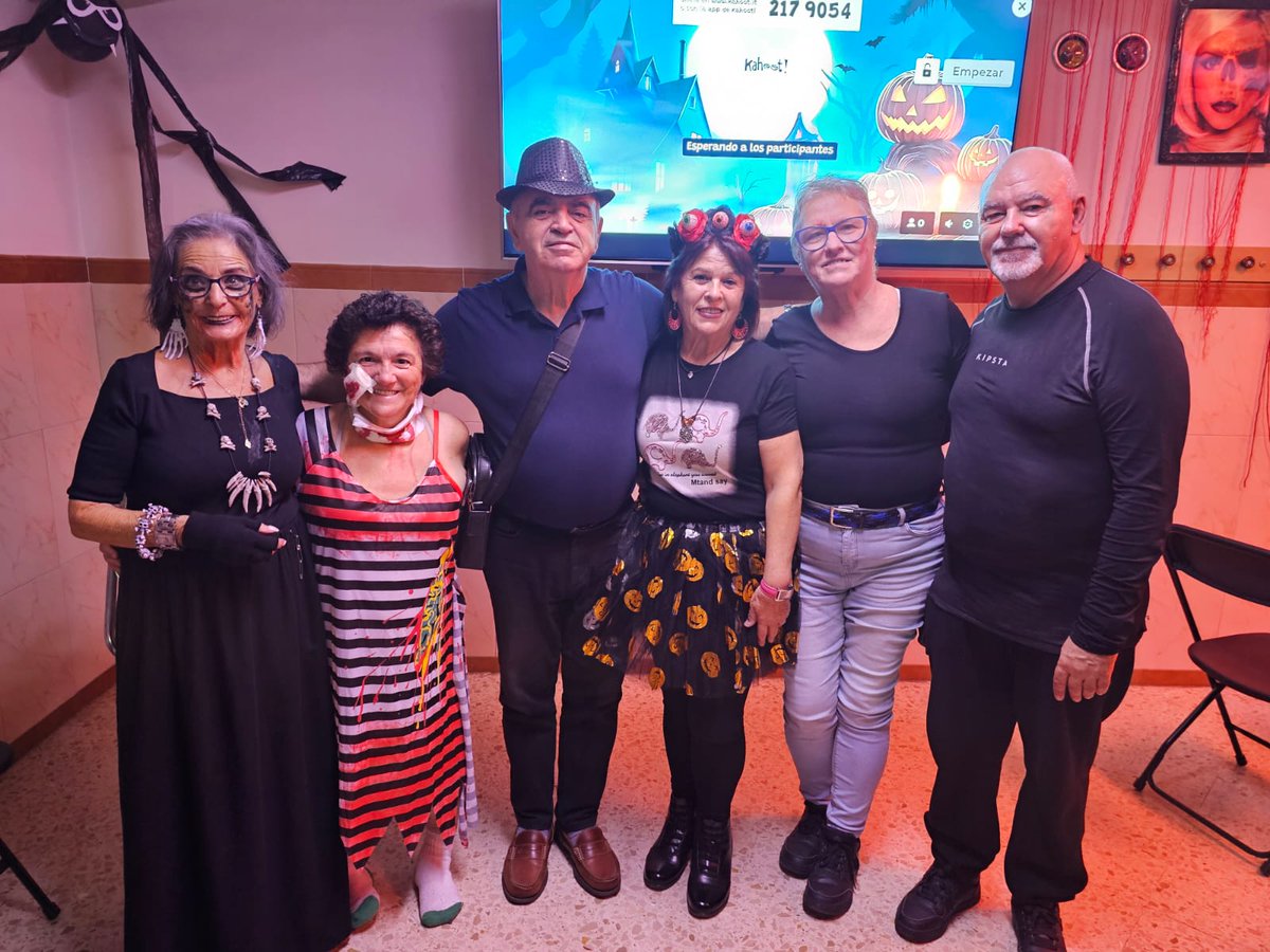 🌕 El 31 de octubre, ALBOR se llenó de magia, risas y sustos 🖤
Una noche que no olvidaremos 🎭
#Halloween2025 #AlborFiesta #NocheDeBrujas