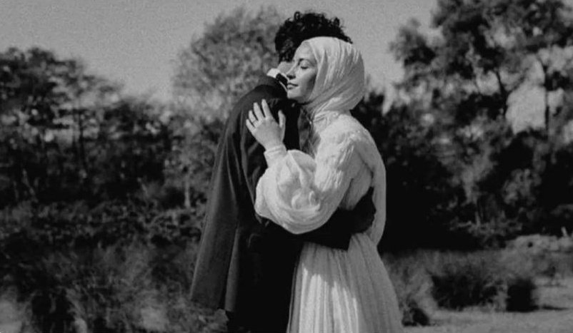 "İnsan kalpten neyi isterse, Rabbim onu nasip ediyor. sabret"