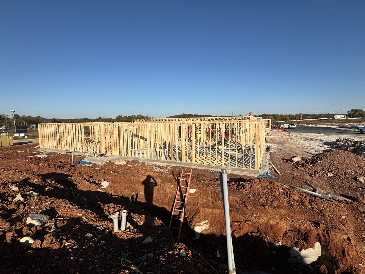 LDG_Development's tweet image. Progress is taking shape at our Echo Trail development!

Our construction team is making major strides to bring this community to life.

Take a look at the progress.
