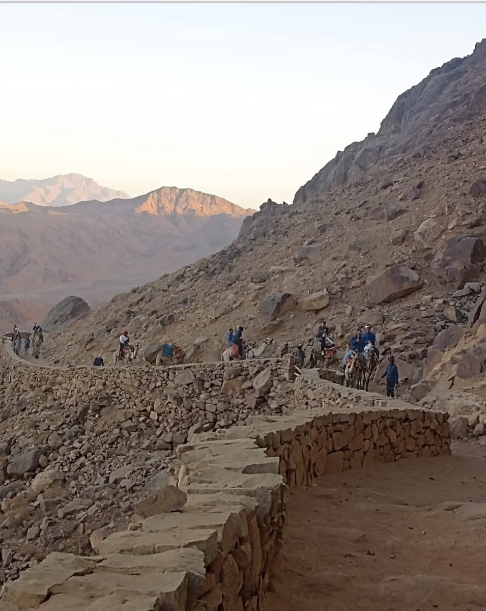 شروق الشمس على جبال سانت كاترين  /جنوب سيناء/مصر