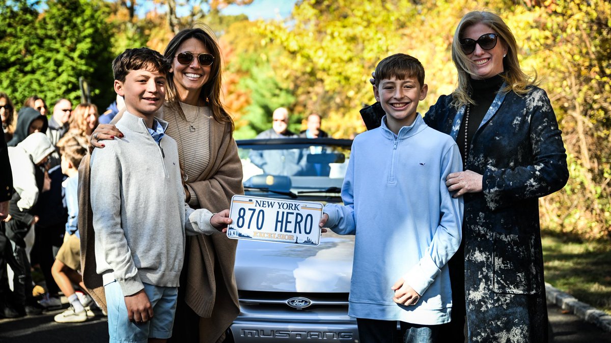 NYPDPC's tweet image. Nine years ago today, Sergeant Paul Tuozzolo was ruthlessly murdered in the line of duty.

Over the years, we’ve honored Paul in so many ways, but today is unique because we get to bring a little part of Paul home to his family.

Paul loved to restore old cars, and thanks to the…