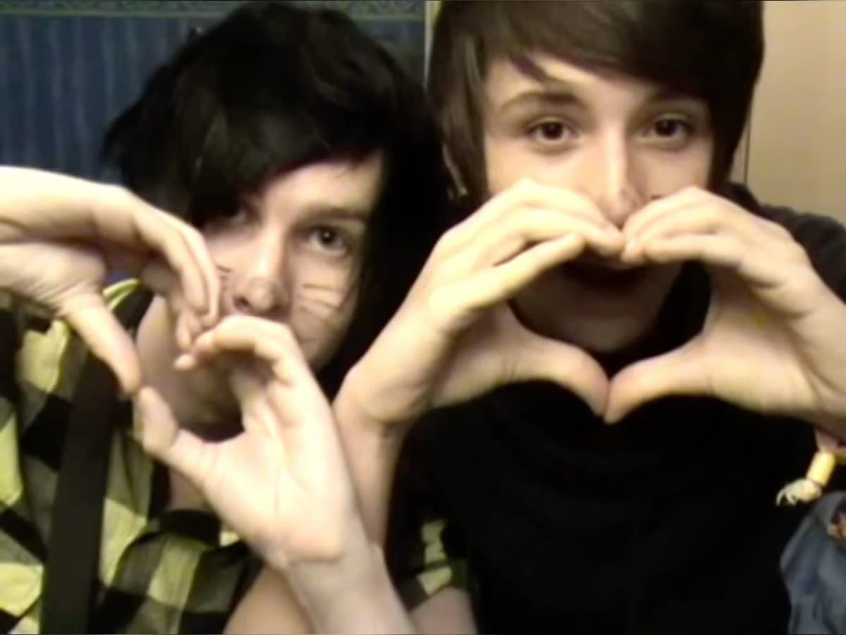 s0ulst4tic's tweet image. new intro post!!

my name is Jasper and im 21 
he/they transmasc bi t4t 

ive been obsessed with dnp for over  a decade and im interested in tons of other things as well such as
spn
merlin
hozier
mcr
sherlock
billzo
ect ect

love making new friends/moots!!!