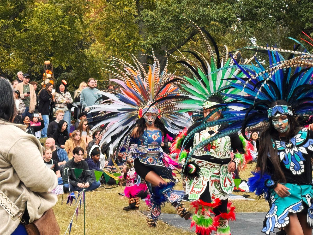 thewebbschool's tweet image. Last weekend, Spanish IV Honors and AP Spanish students attended the 26th Annual Día de los Muertos Festival at Cheekwood, bringing to life the very art, history, language, and traditions explored in the classroom! #TheWebbSchool #WorldLanguages #DiaDeLosMuertos🌼💀