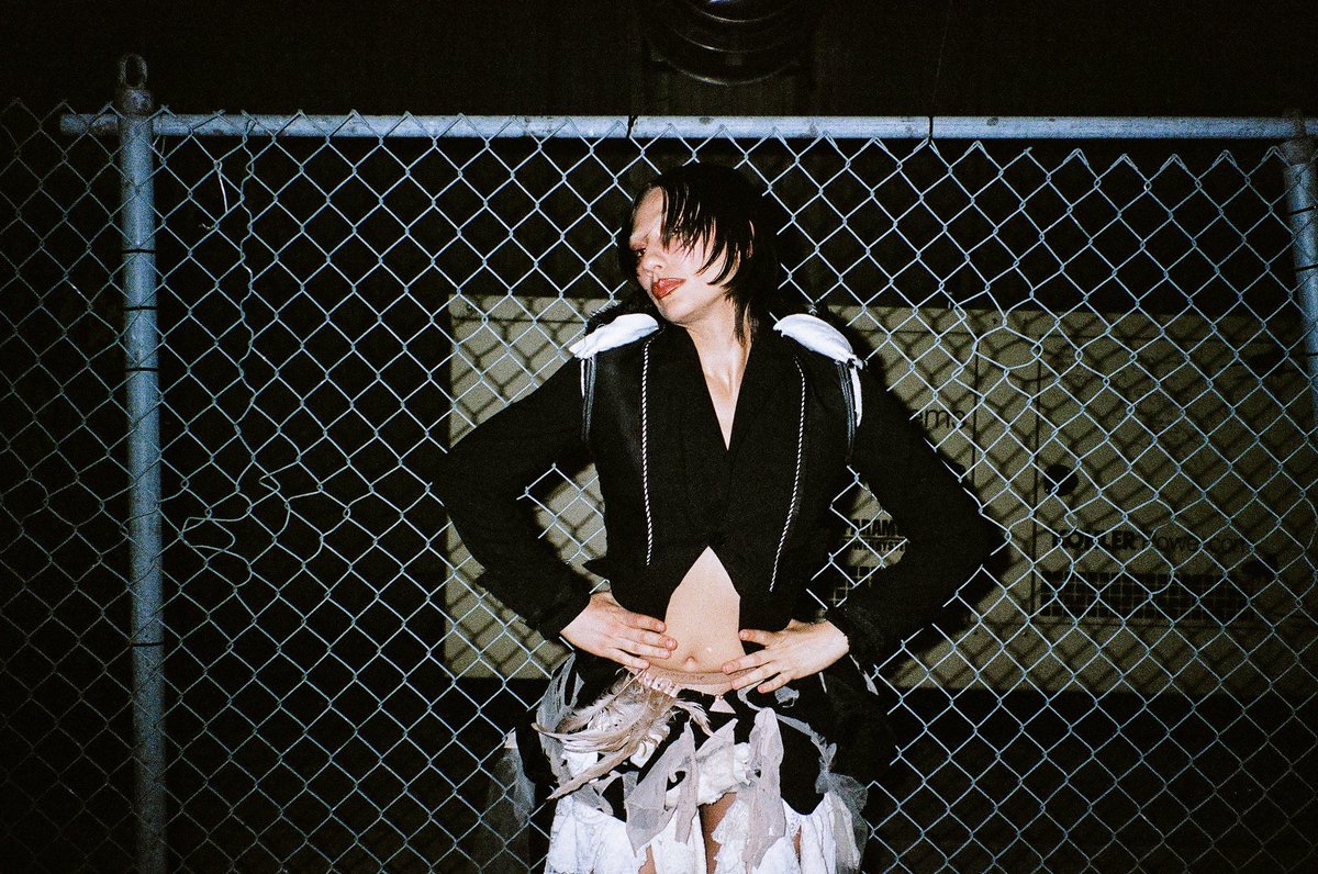 TeiShi's tweet photo. w that attitude ✮ backstage in Toronto. CDMX YA CASI NOS VEMOS https://t.co/zHUL52KhAQ https://t.co/zvOHymlGLN