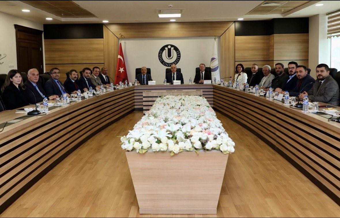 tkdkordu's tweet image. Valimiz Sayın Muammer Erol başkanlığında yapılan, 2025’in son Ordu Üniversitesi Danışma Kurulu Toplantısına İl Koordinatörümüz Berkay Çelik katılım sağladı.
#tldk #orduüniversitesi #ordu