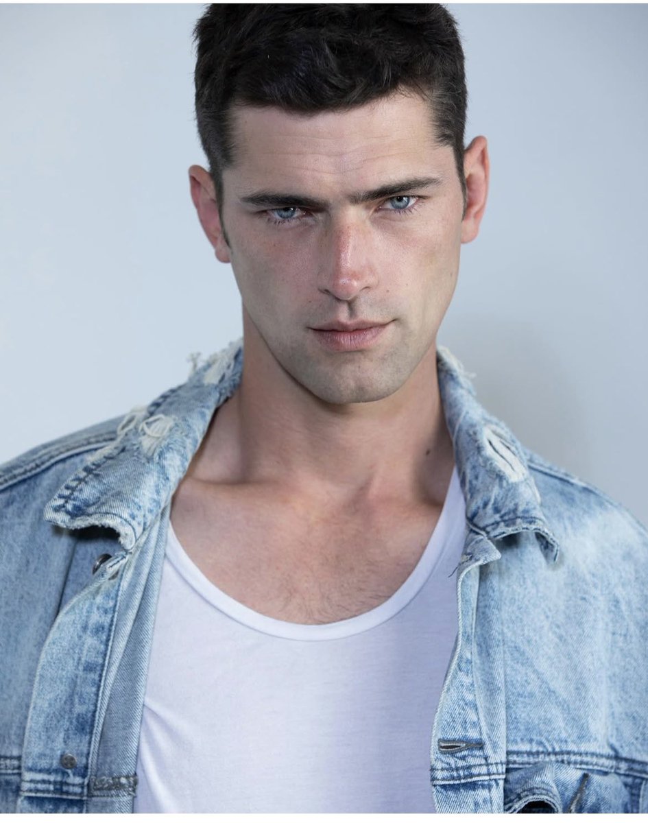 PlastickBoy's tweet photo. 🔥✨👁️👁️ #SeanOPry 😏 https://t.co/9oWCWHuTJE