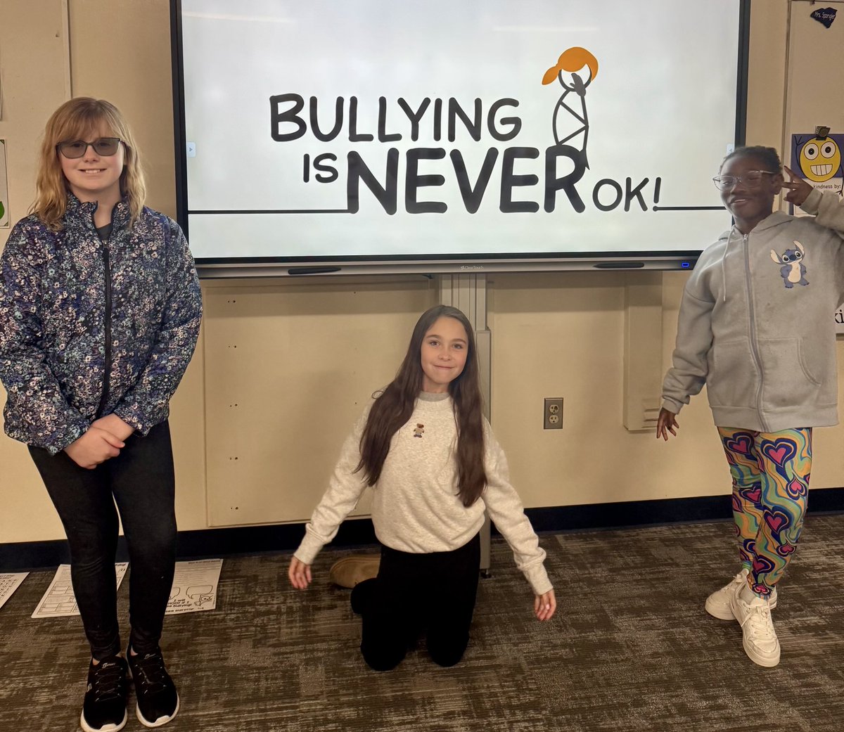 4th &amp; 5th graders have been learning about the difference between a mean moment, peer conflict &amp; bullying &amp; how to be an *Upstander* for others ⁦<a href="/BookmanRoad/">Bookman Road Elementary</a>⁩ #BeaconsLightTheWay