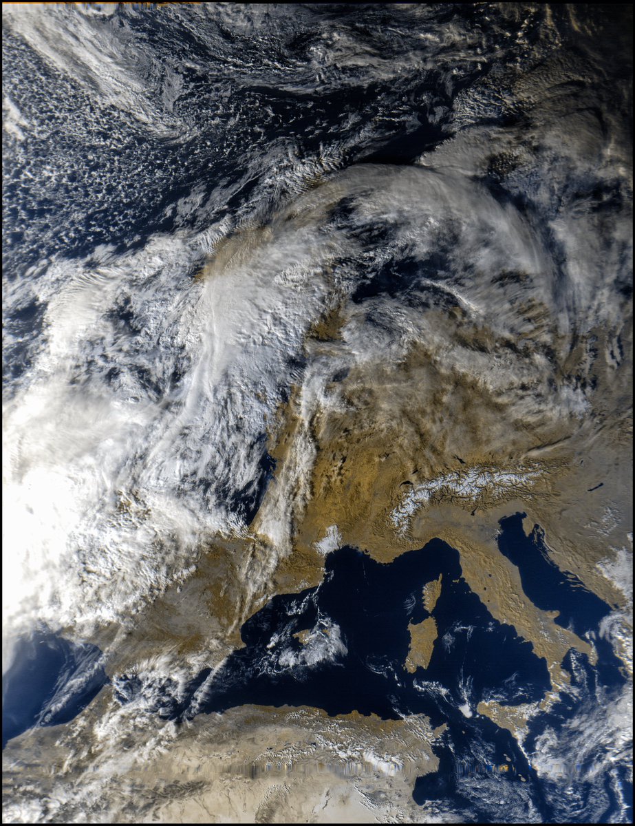 r_mcoy's tweet image. #MeteorM23 79º W #MeteorM24 55º E @Nooelec #qfh @SDRPlay #rsp1a @aang254 #satdump @AEMET_Cantabria Pases del día, muy ventoso y calido por #Cantabria. Fuerte borrasca llegando a #Portugal. Buenas noches!
