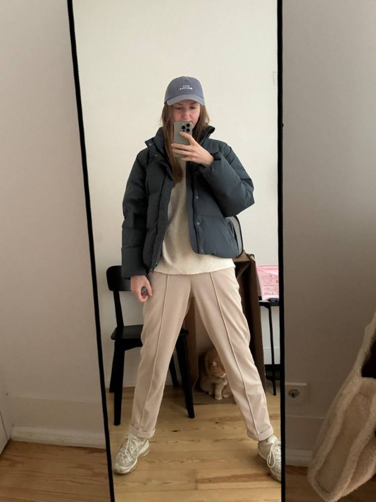 nikalaikina's tweet image. Не понимаю смысла огромных пуховиков. Я последние две зимы проходила в коротком и все равно было тепло! Если свитер под него надеть то можно даже и не застегиваться