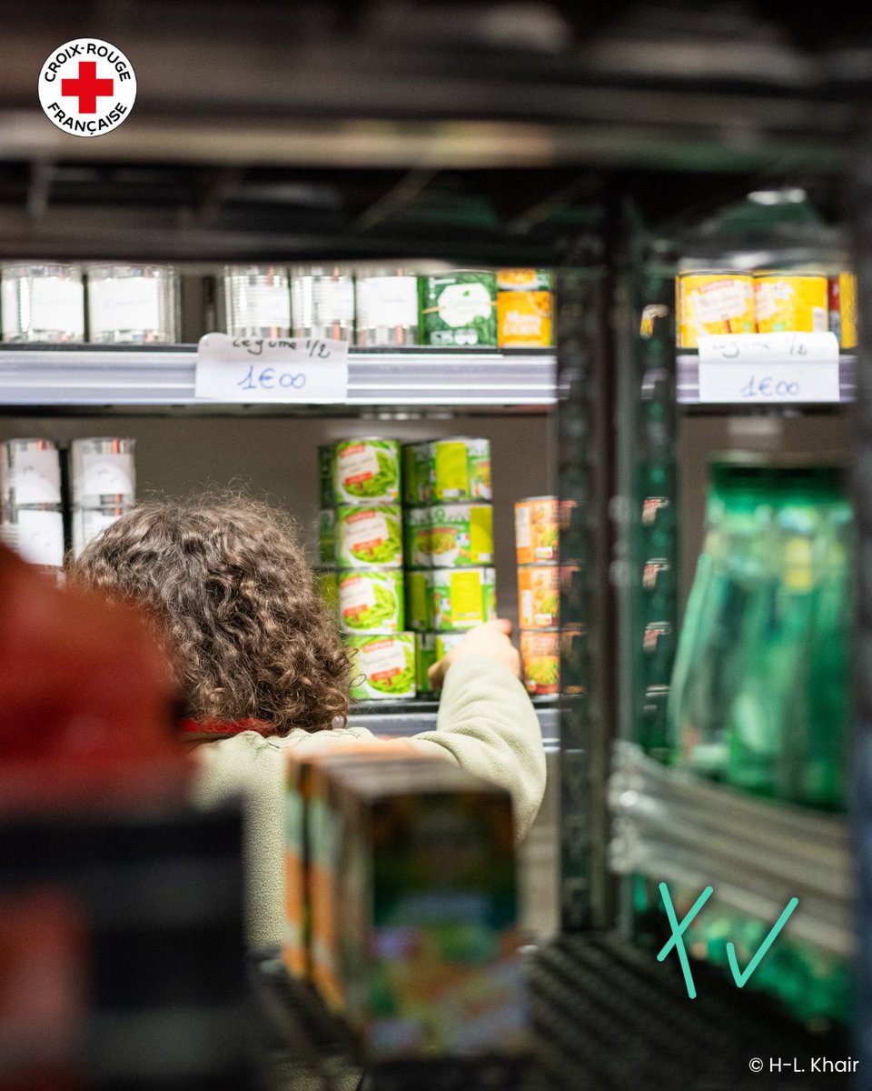 🐝 Chaque semaine, les bénévoles de notre épicerie sociale - alias "La Ruche" - s'affairent.
❤️‍🩹 Ramasses, tri, distributions hebdomadaires : grâce à cet engagement quotidien, "La Ruche" distribue chaque année plus de 7️⃣0️⃣ tonnes de denrées alimentaires aux personnes accompagnées.