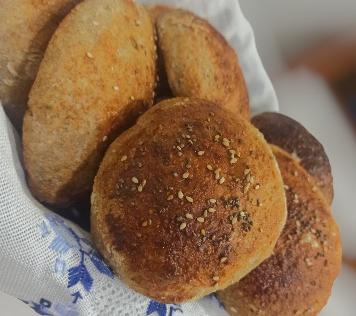 Pancitos integrales sin lactosa y sin azúcar. 
Perfectos para tus desayunos y meriendas saludables 💛
Paquete con 12 pancitos: 27.000 gs
Elaboración por pedido. 
0983 837 718