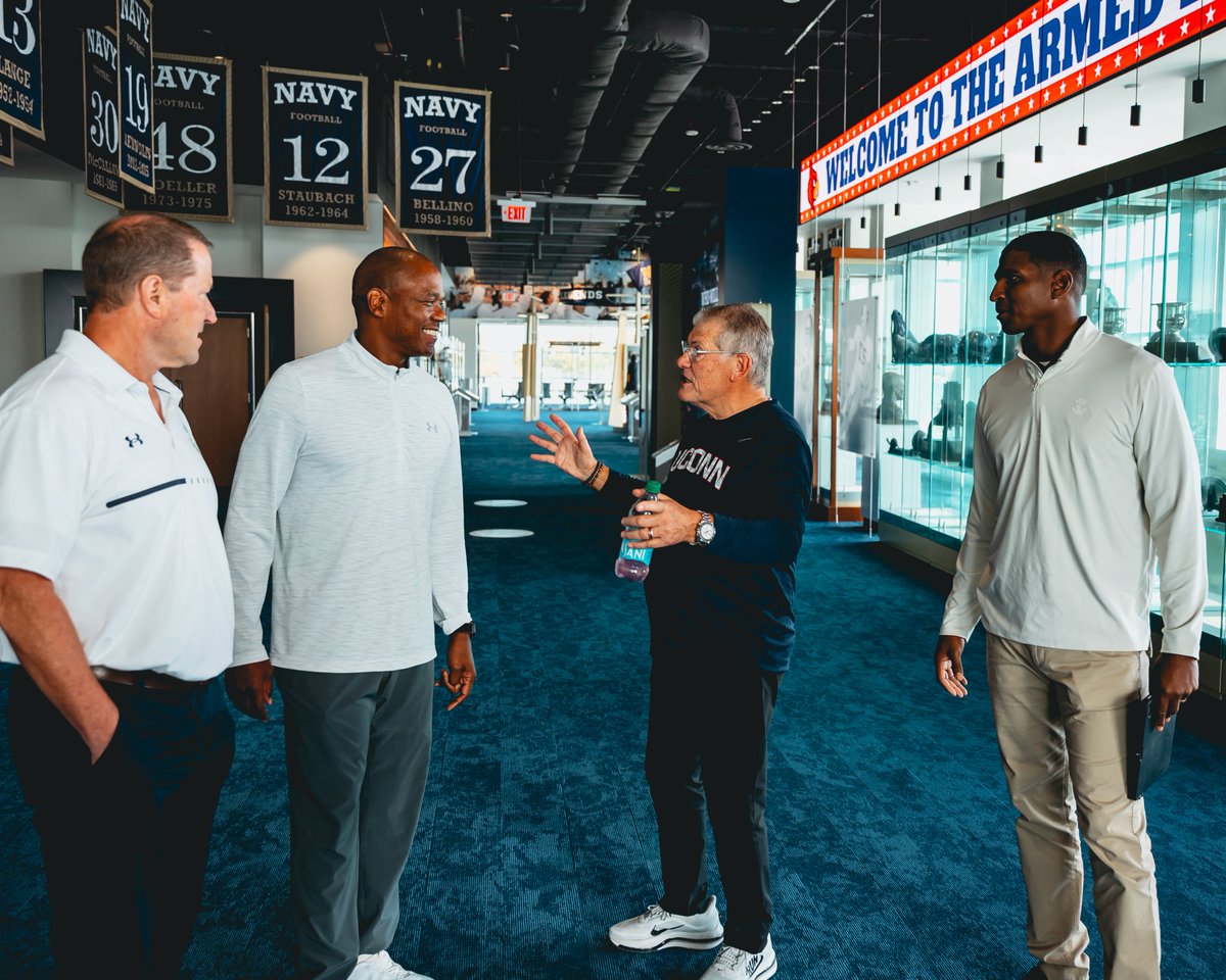 Huge thank you to Coach Geno Auriemma for taking the time to speak with our team today!

#GoNavy | #RollGoats