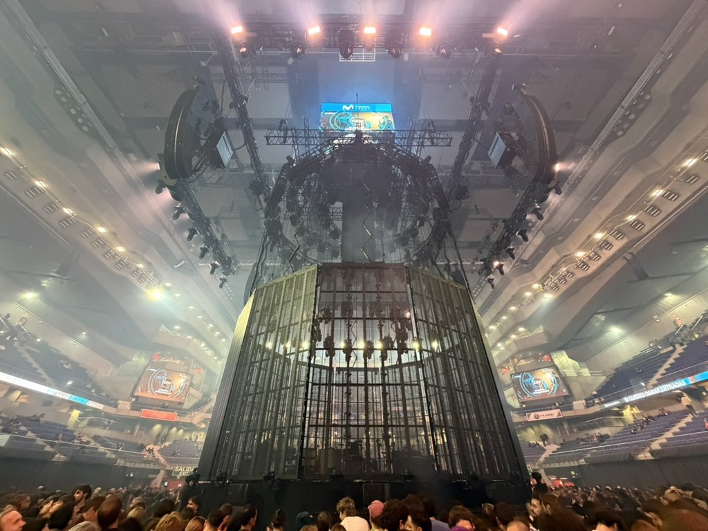 JoshuaMellin's tweet photo. Radiohead opening night in Madrid ready for takeoff. On ticket website production for floor was split into 2 halves but it’s just open. https://t.co/EHkj6QyfvW