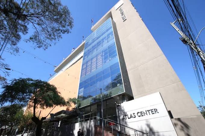 jtorresromero's tweet photo. ⭕️ AHORA. Ingresa al banco Atlas, una comitiva fiscal para allanar y capturar el código fuente de su software. Caso ITTI, denuncia de plagio e incumplimiento contractual. https://t.co/nLoB2iYDIm