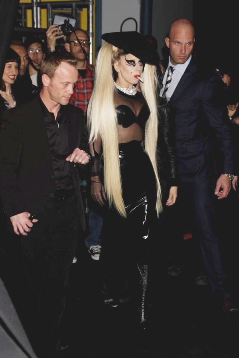 GrungeTricon's tweet photo. This look changed so many lives it’s actually insane https://t.co/d5yGYLzwk0