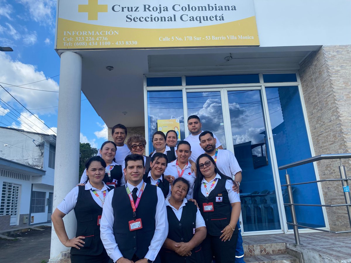 voluntariadocrc's tweet photo. Del 1 al 3 de noviembre, con apoyo de la Seccional Caquetá, realizamos la primera jornada de formación PAMES. 💪 12 Damas Grises y voluntarios se capacitaron para replicar el programa y fortalecer nuestra labor humanitaria. ❤️🤍 #PAMES #CruzRojaColombiana https://t.co/JdXp0F9vDP