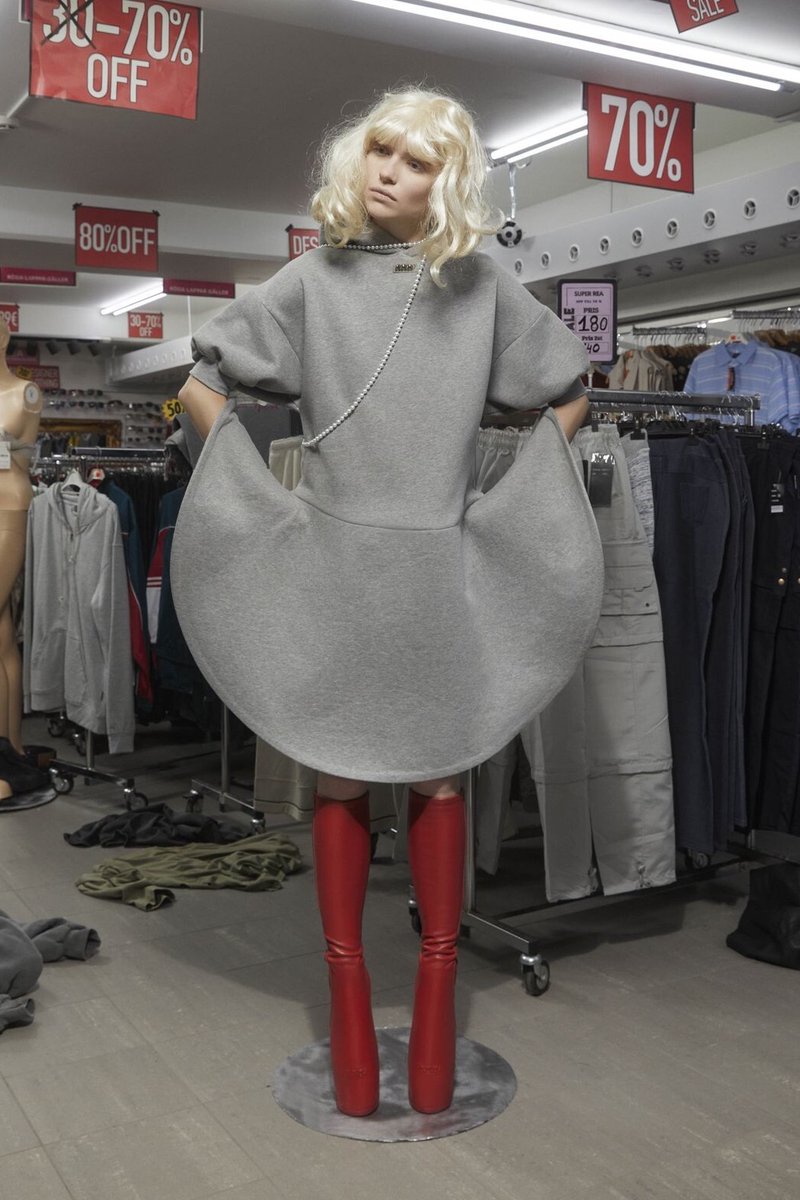 kendam_com's tweet image. Avavav Spring Summer 2026 collection lookbook kendam.com/news/lookbooks…

#AVAVAV #SS26 #Lookbooks #Milano #Kendam