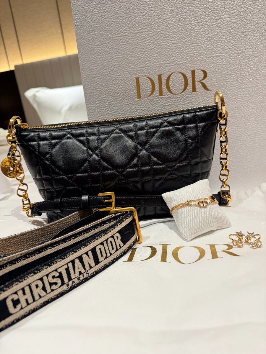 Mod19881M's tweet image. Elegance in every detail ✨