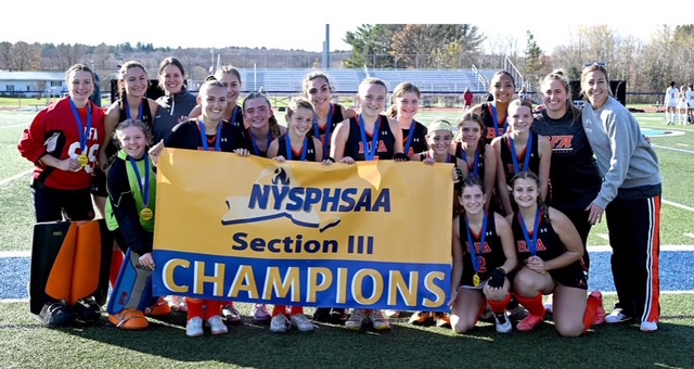 Congratulations to the Rome Free Academy Field Hockey team on winning the <a href="/NYSPHSAA/">NYSPHSAA</a> Section III Class A championship! 🎊 romecsd.org/article/2525003 #GoBlackKnights