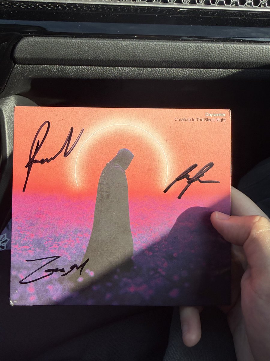 smolsicle's tweet photo. Drove all the way to LA just to see my all time favorite band. Cant wait to see you guys play again in December 🤘🏼@roryspencer @dayseeker @dayglowcoffee https://t.co/p5iBb9dgpa