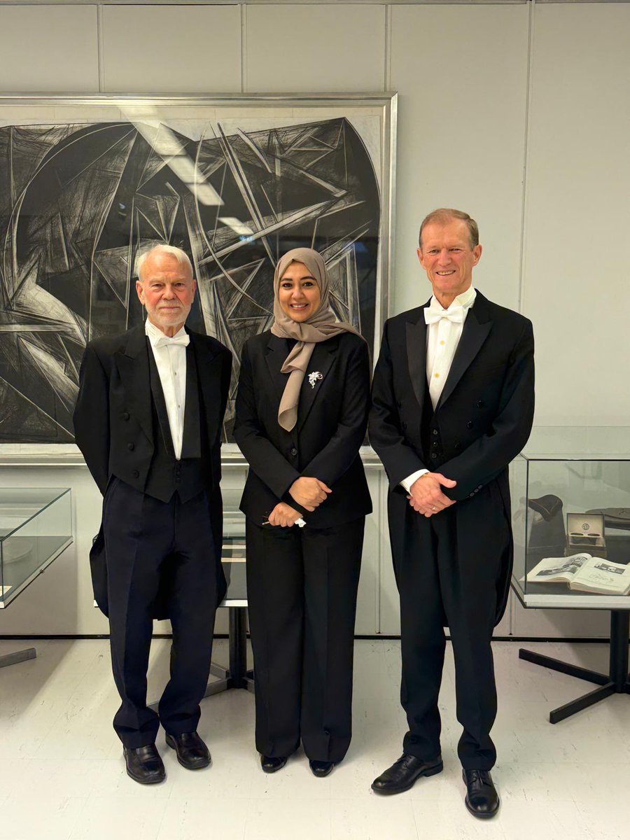 نيابة عن منسوبي كلية #طب_الأسنان، نبارك للدكتورة بلقيس جعفر من قسم علوم الأسنان الوقائية، حصولها على درجة الدكتوراه في طب أسنان المجتمع من جامعة توركو – فنلندا.

نفخر بهذا الإنجاز العلمي المتميز، ونتمنى لها دوام التوفيق والنجاح. 

The College of Dentistry, congratulates Dr.