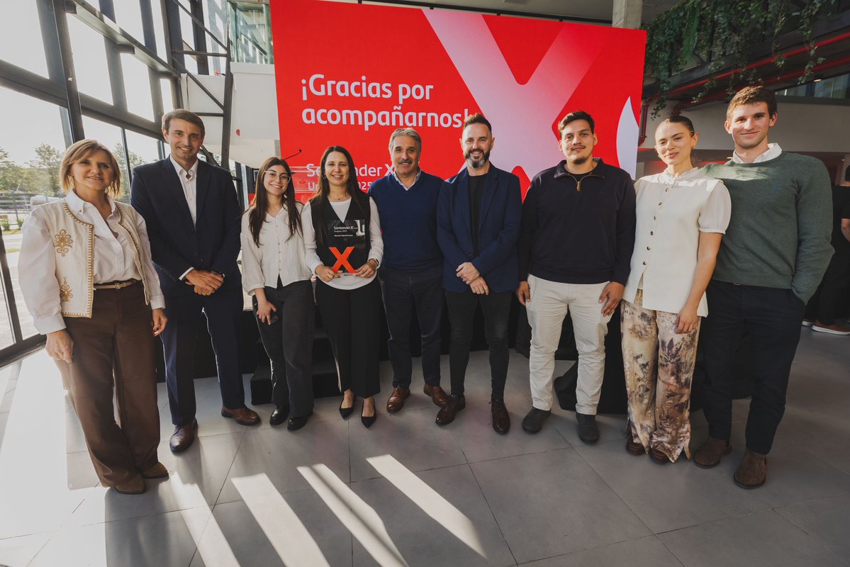Quatromanos_uy's tweet image. 🏆 Proyectos y startups uruguayos fueron premiados en los #Santander X Award.

👉🏽 Los ganadores recibieron un reconocimiento económico para desarrollar sus #proyectos, así como la posibilidad de participar en los Santander X Global Award 2025.

🔗 bit.ly/3XaH3h3