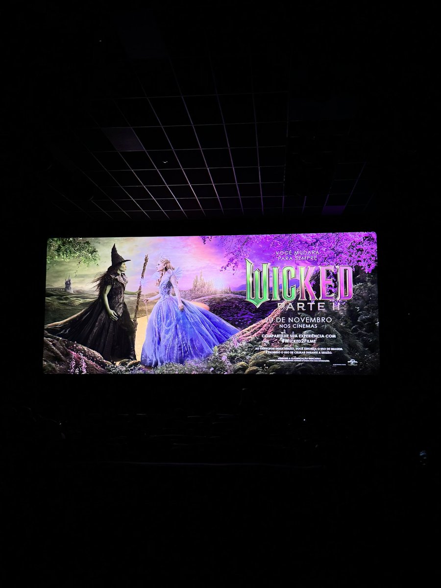 falaaibabi's tweet photo. tô bem não 😭😭😭💚💖 #WickedForGood https://t.co/Sg0KGL26vg