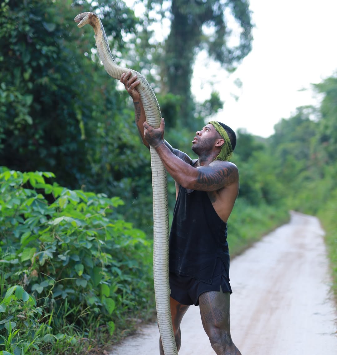 The jungle called - I answered. 🌴
Big moves ahead. New drop. New energy. @1stphorm #iam1stphorm
Tattoos tell the past - action defines the future.
Stay wild. Stay ready.
<a href="/therealtarzann/">mike holston</a>